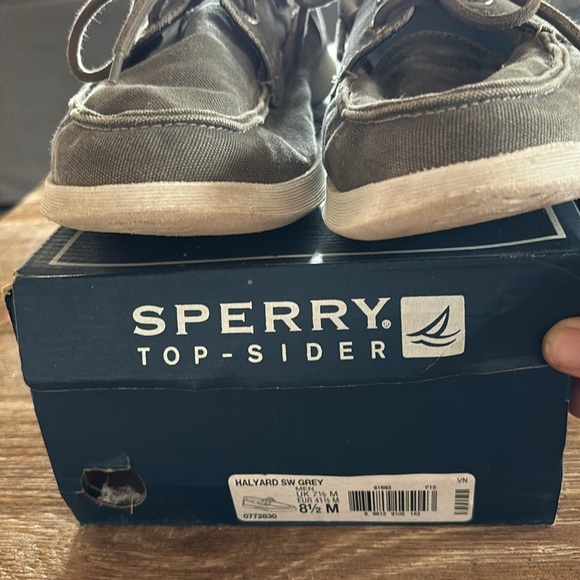 SPERRY Halyard Men  Grey 8.5 worn couple of times - Picture 2 of 8